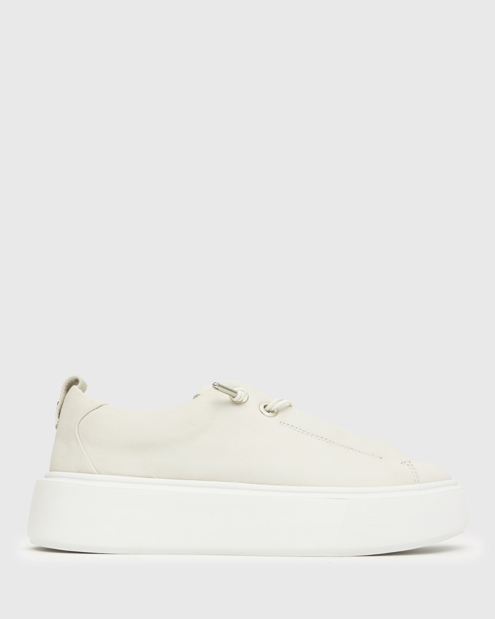 GENEVIEVE Leather Sneakers