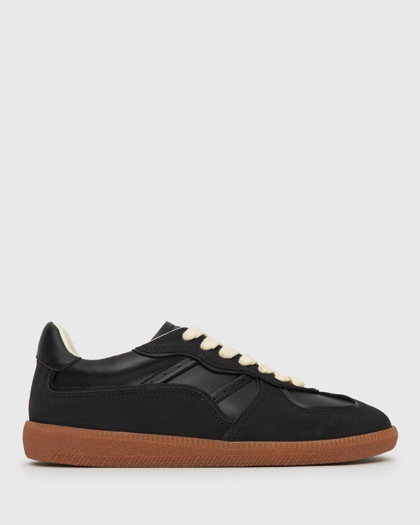 JUNE Low-Top Sneakers