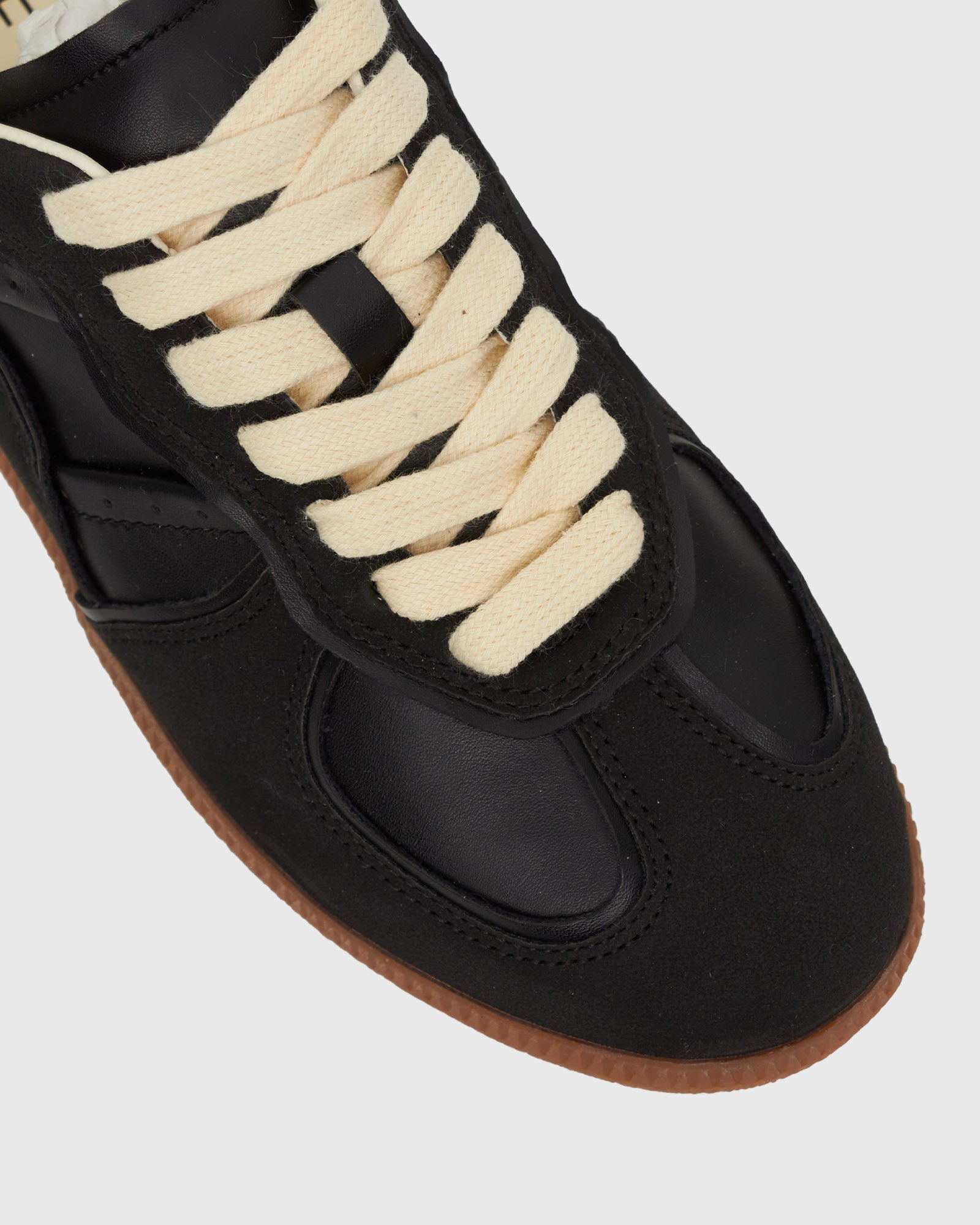 JUNE Low-Top Sneakers