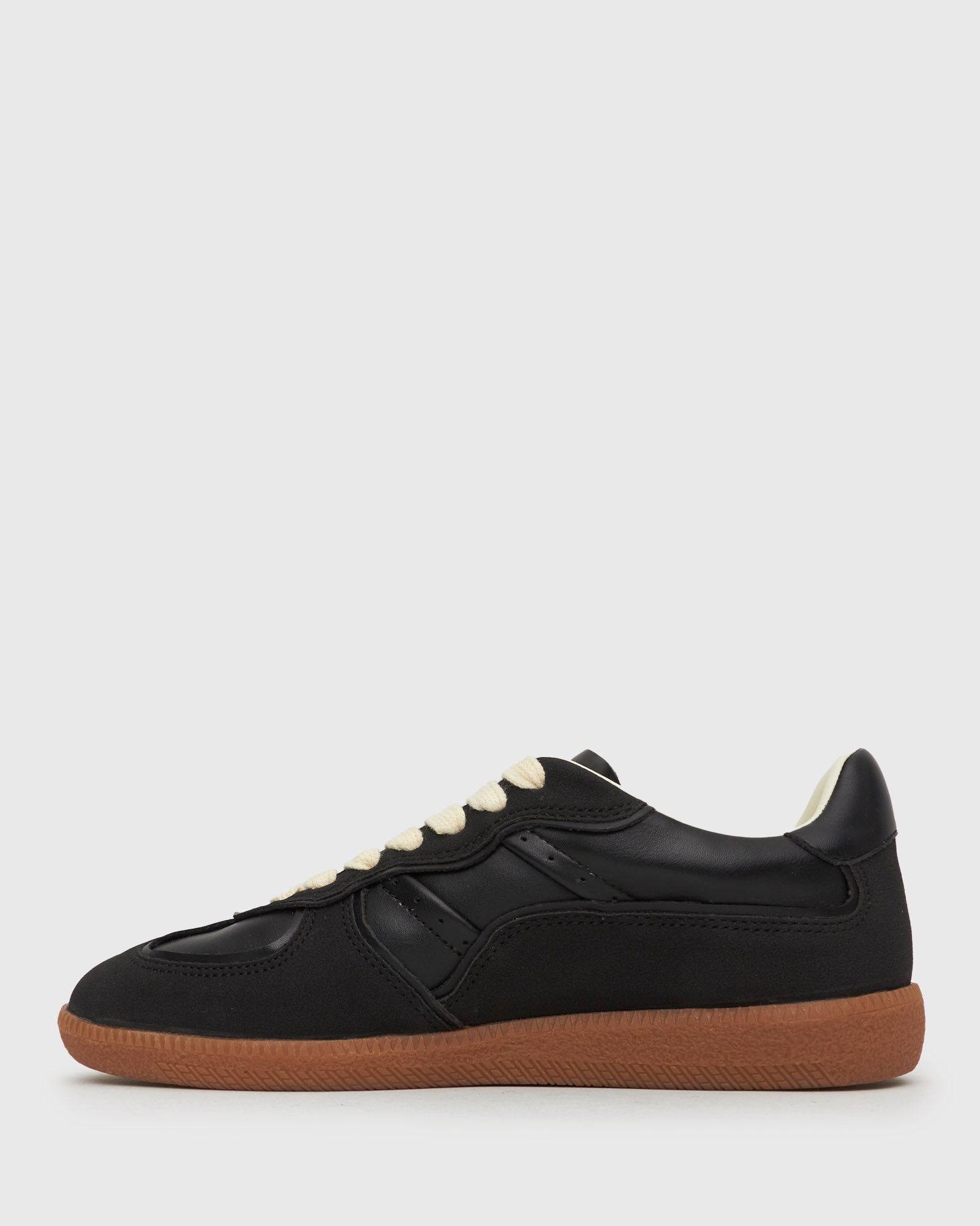 JUNE Low-Top Sneakers