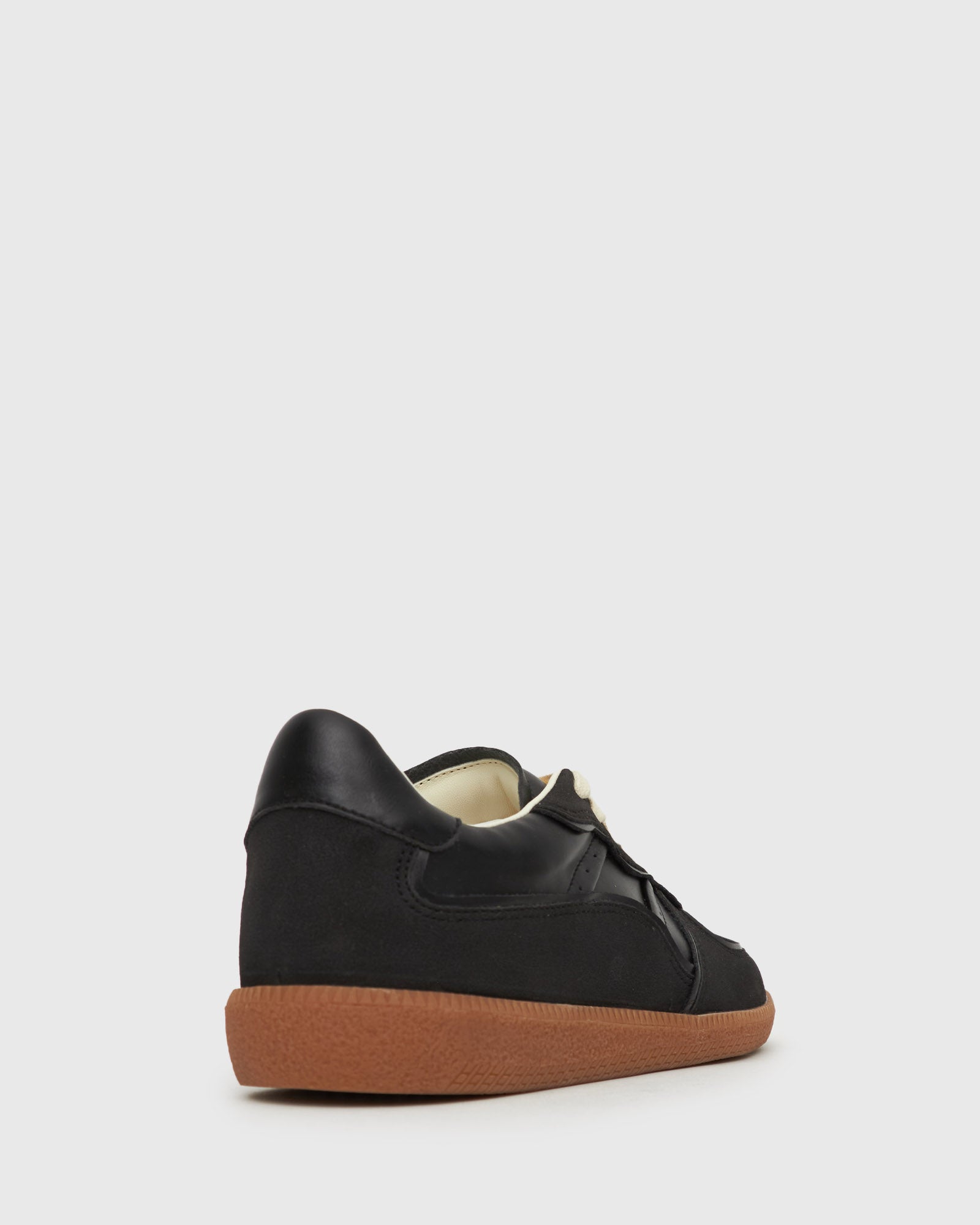 JUNE Low-Top Sneakers