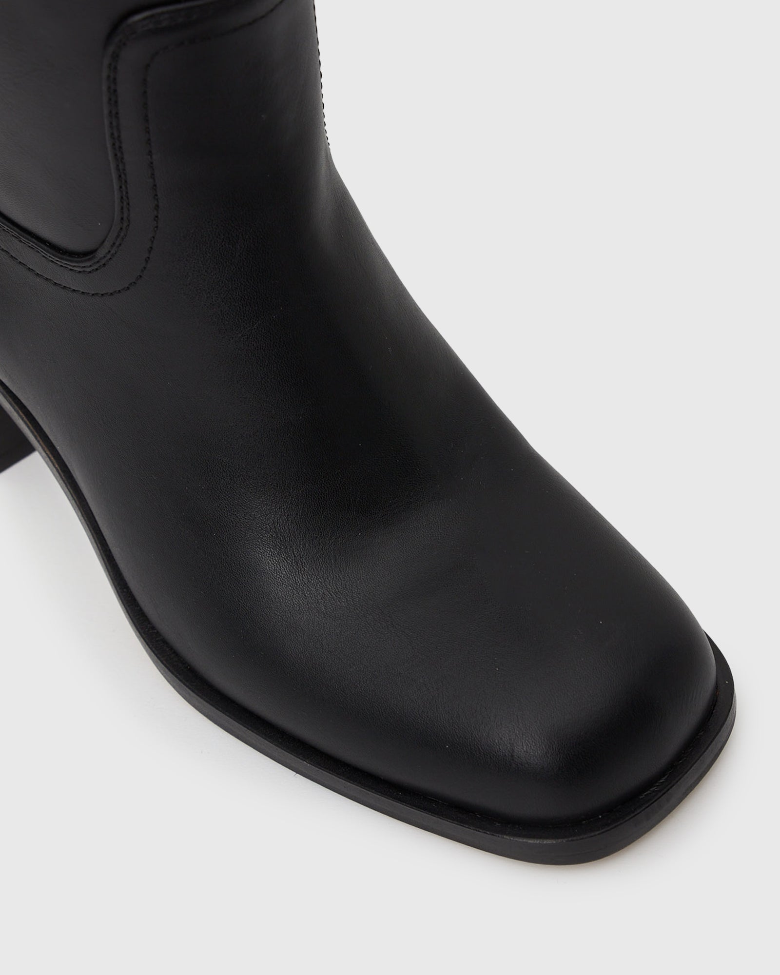VALOUR Block Heel Knee High Boots